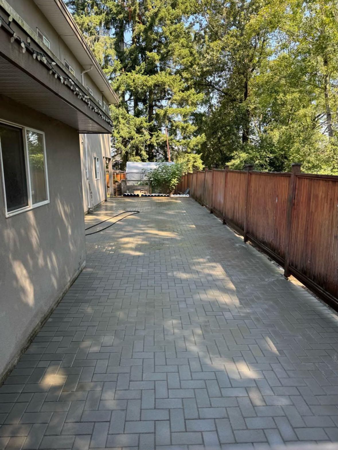 Finished charcoal paver patio